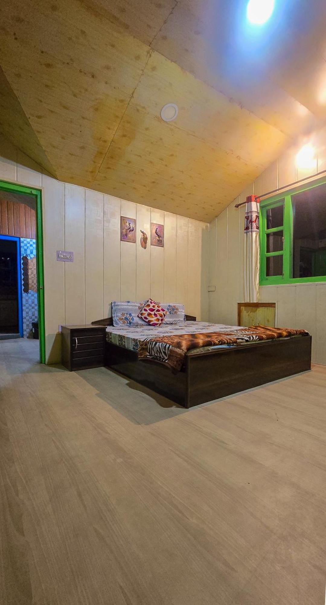 The City Escape Farmstay Shimla Værelse billede
