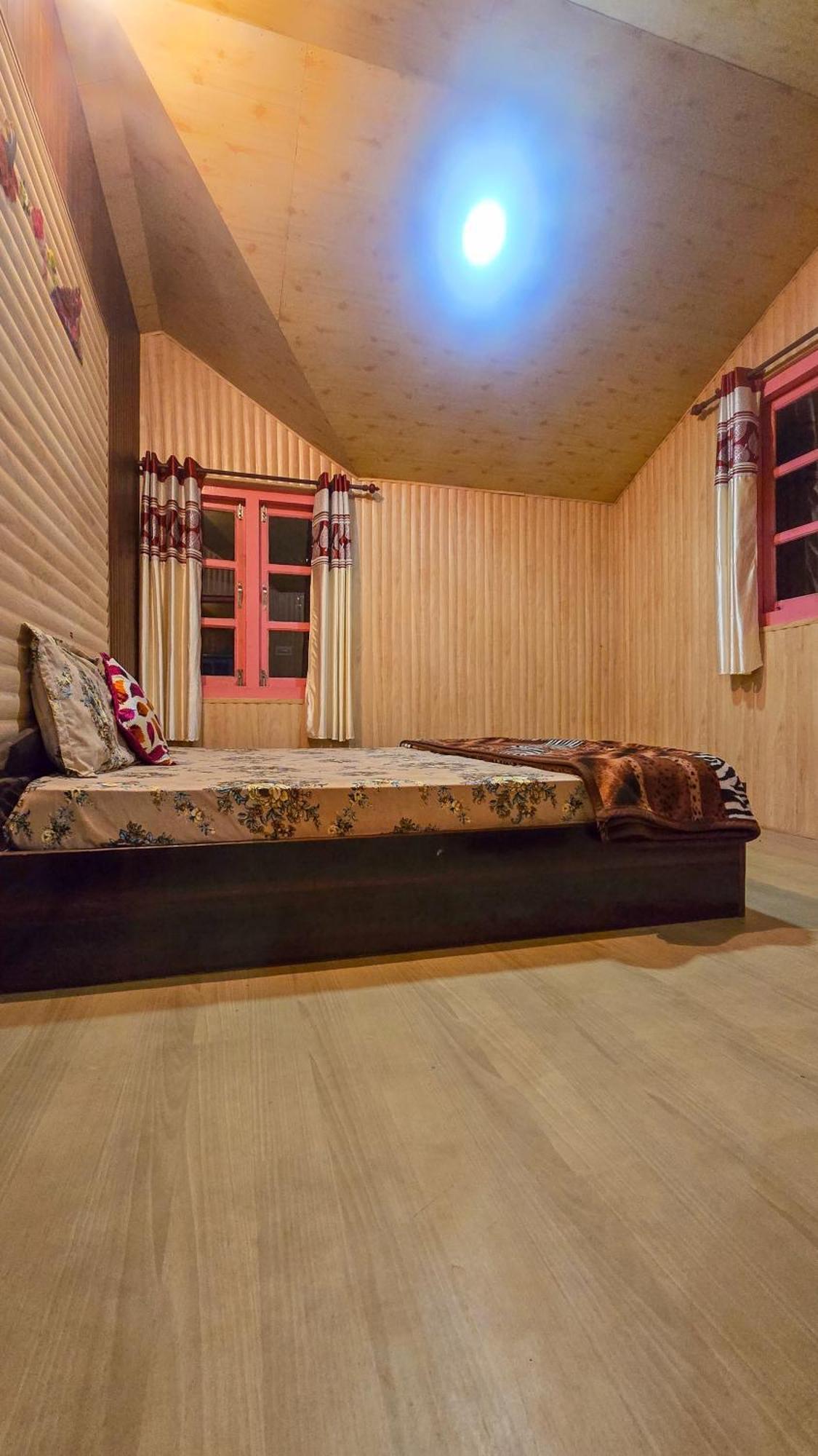 The City Escape Farmstay Shimla Værelse billede